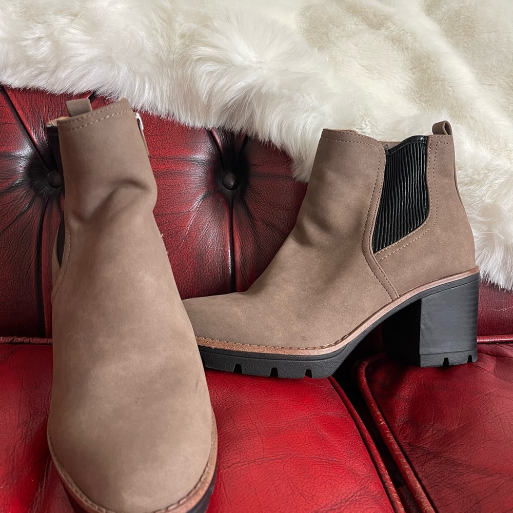 Tan and Black Heeled Boot Size 8